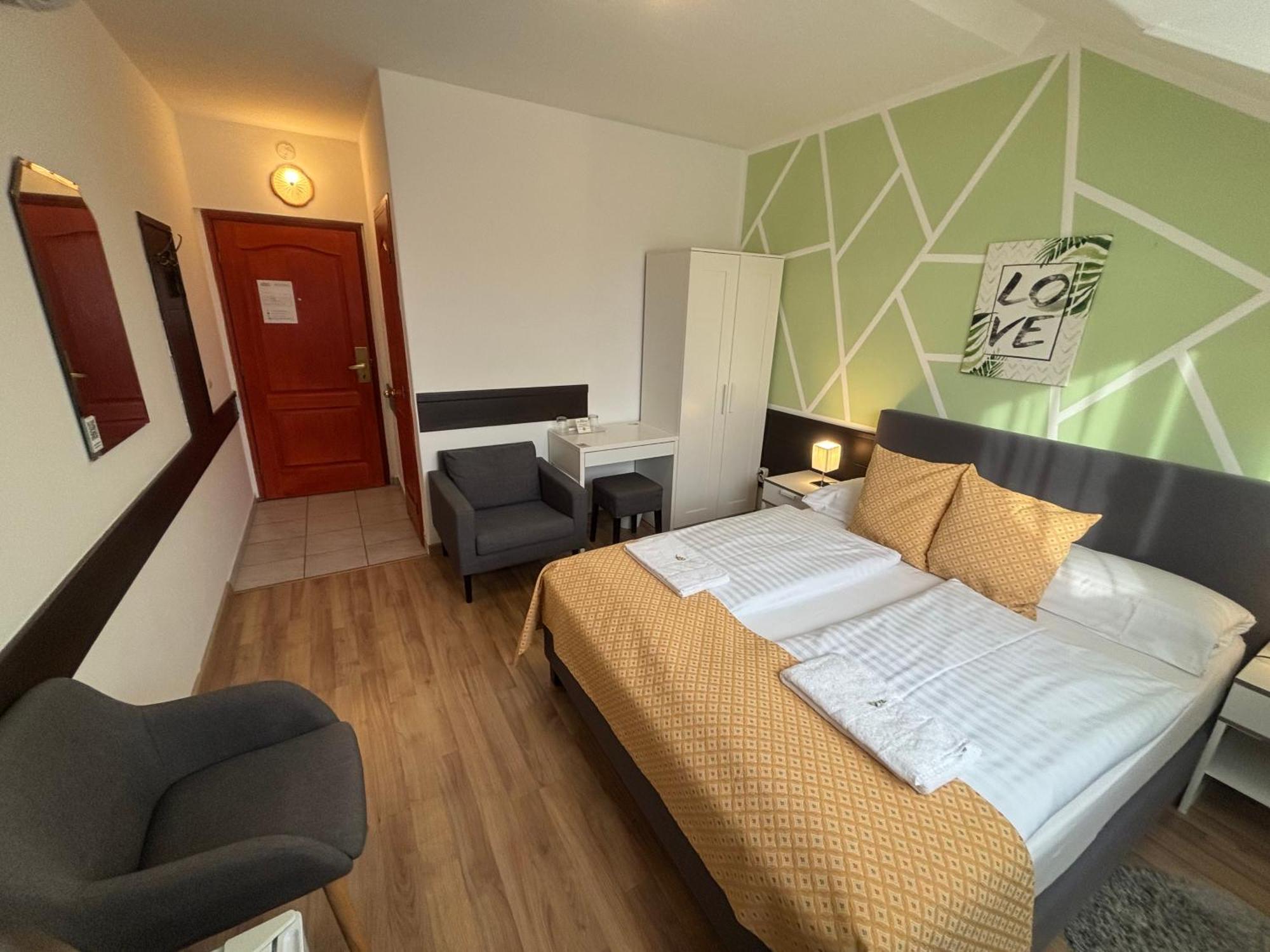 Hotel Gloria Budapest City Center Экстерьер фото