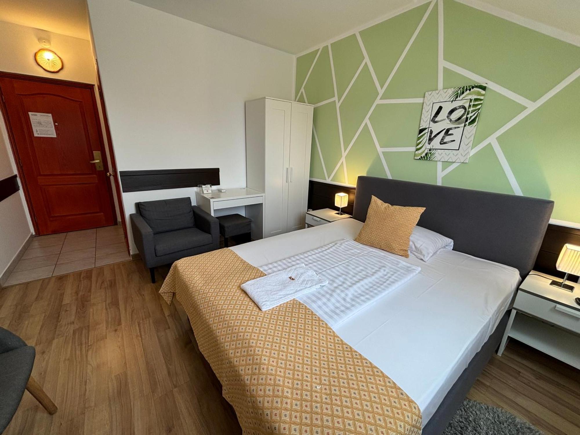 Hotel Gloria Budapest City Center Экстерьер фото
